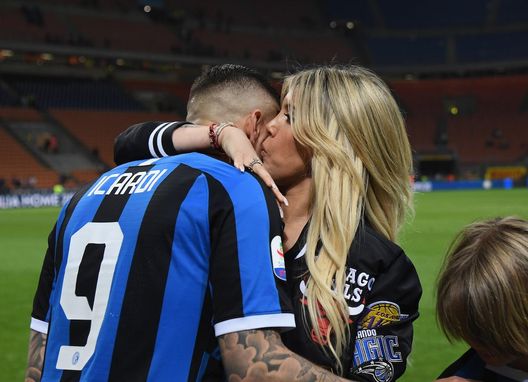 L’esclusiva di Vanity Fair: Mauro Icardi chiede il divorzio da Wanda Nara in Italia L’esclusiva di Vanity Fair: Mauro Icardi chiede il divorzio da Wanda Nara in Italia - immagine 1