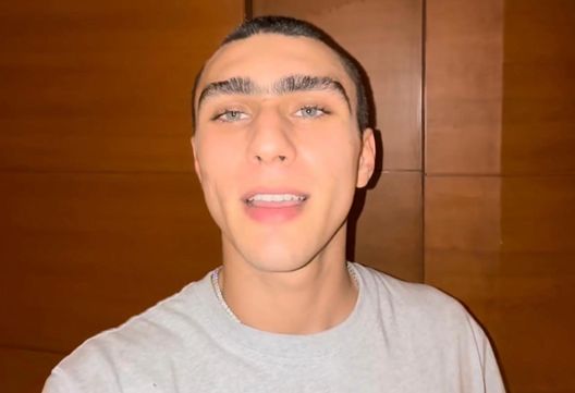 Achille Costacurta abbandona il ritiro spirituale in India dopo 70 ore: “Preferito andare via” - immagine 1