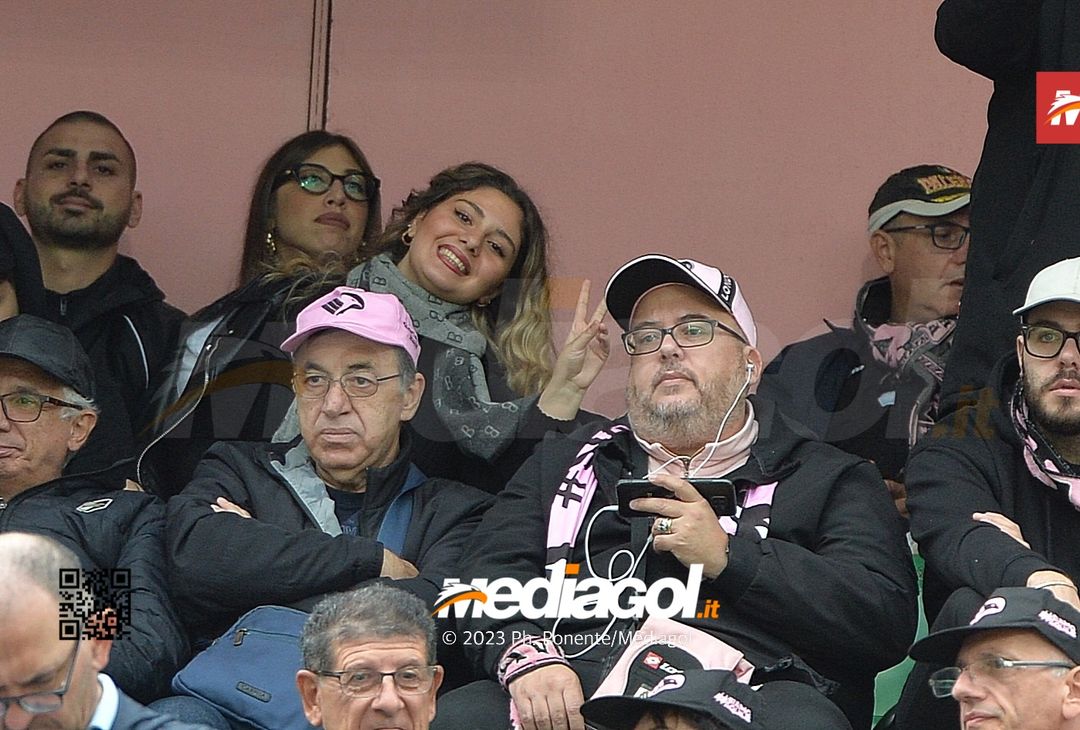 FOTOTIFO Palermo-Cittadella 0-1, gli scatti ai tifosi al “Renzo Barbera” (GALLERY) - immagine 19