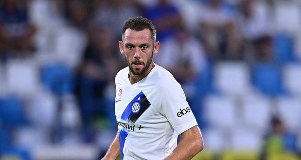 La terza via di de Vrij all’Inter: è tornato punto di riferimento. Ora è dura tenerlo fuori- immagine 2