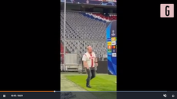 Video – Bayern eliminato: tifoso invade il campo ubriaco e…”si infortuna”