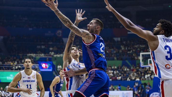 MANILA, PHILIPPINES - SEPTEMBER 03: Stefan Jovic #24 of Serbia goes for a shot during the FIBA Basketball World Cup 2nd Round Group I game between Dominican Republic and Serbia at Araneta Coliseum on September 03, 2023 in Manila, Philippines. (Photo by Ezra Acayan/Getty Images) Jovic eurobasket