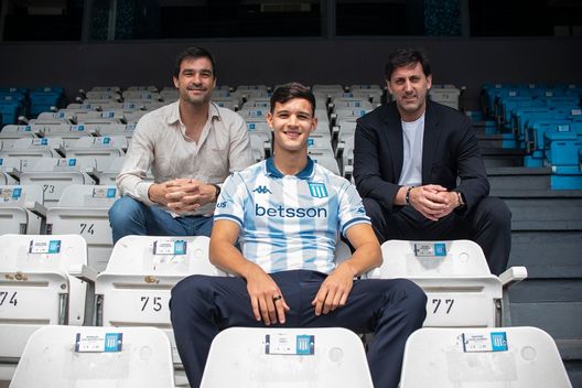 UFFICIALE – Carboni ha firmato con il Racing: “Quando mi ha chiamato Milito…”- immagine 2