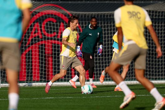 Luka Modric oggi a Milanello (Photo by Giuseppe Cottini/AC Milan via Getty Images) Gimenez in gruppo dopo il Messico: oggi a Milanello, tutte le foto