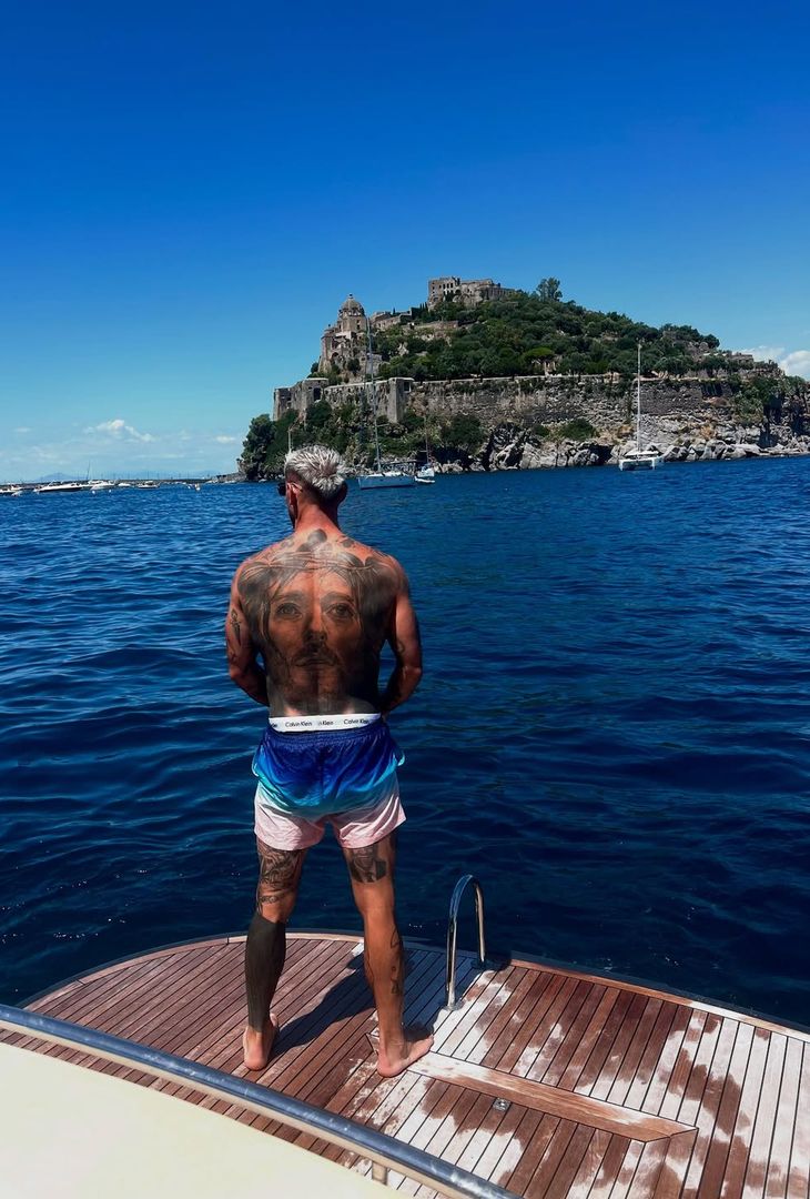 Vacanze napoletane per il terzino azzurro