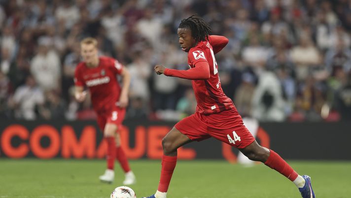 Mondiali, l’ex rivale dell’Inter U23 Valente esalta il compagno di Akanji: “Manzambi è speciale” Mondiali, l’ex rivale dell’Inter U23 Valente esalta il compagno di Akanji: “Manzambi è speciale” - immagine 1