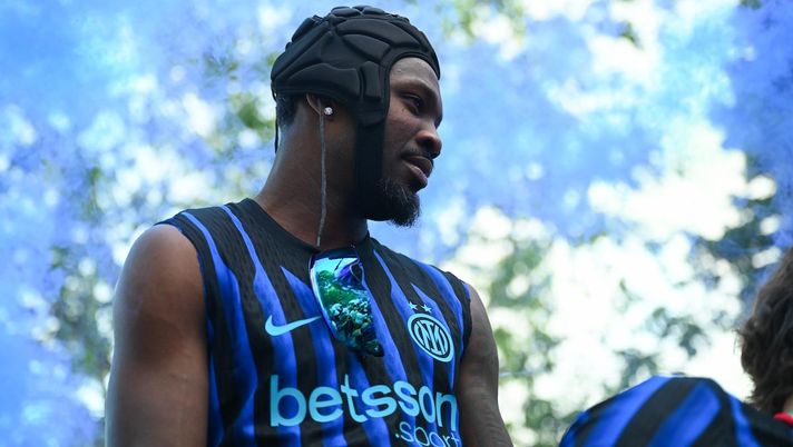 Thuram scatenato sui social: dal like di mercato a Palestra al commento ad un ex Inter Thuram scatenato sui social: dal like di mercato a Palestra al commento ad un ex Inter - immagine 1