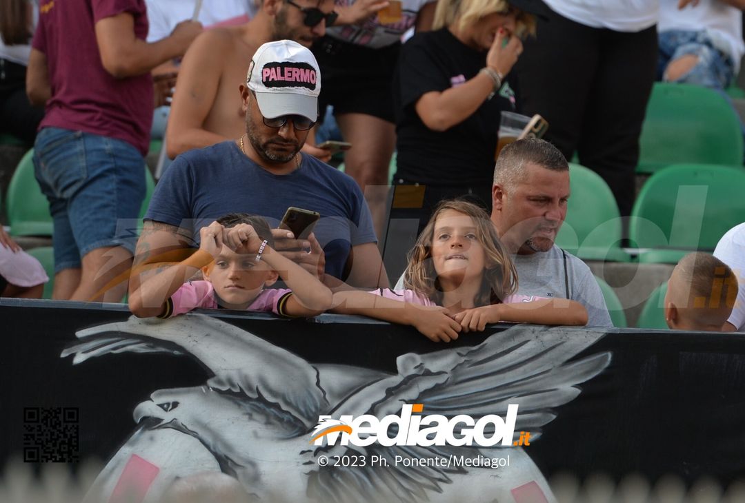FOTOTIFO Palermo-Feralpisalò 3-0, gli scatti ai tifosi al “Renzo Barbera” (GALLERY) - immagine 92