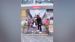 VIDEO / Sommer e il calciobalilla coi bimbi a Milano