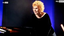 VIDEO / A Milano l’ultimo saluto ad Ornella Vanoni: in 5mila per lei