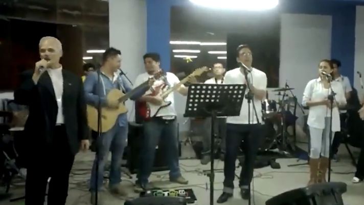 VIDEO Nel 2014 in Perù Papa Leone XIV cantò “Feliz Navidad” con la band! - immagine 1