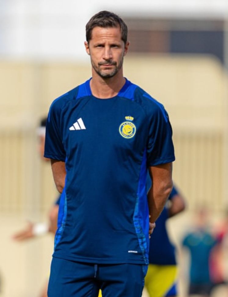 ex-milan-luca-antonini-saluta-alnassr-u17