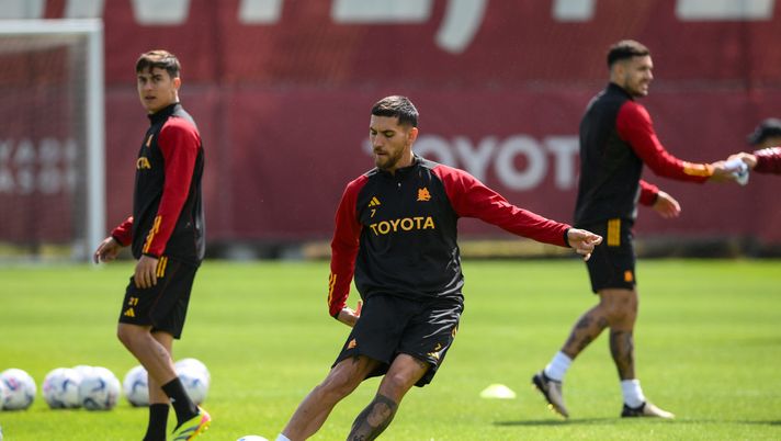 Getty Images Roma, rifinitura pre Bayer: tutti a disposizione di De Rossi. Torna Pellegrini - immagine 1