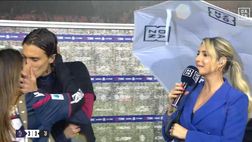 Festa Bologna, Calafiori in diretta su DAZN e arriva il bacio con la compagna