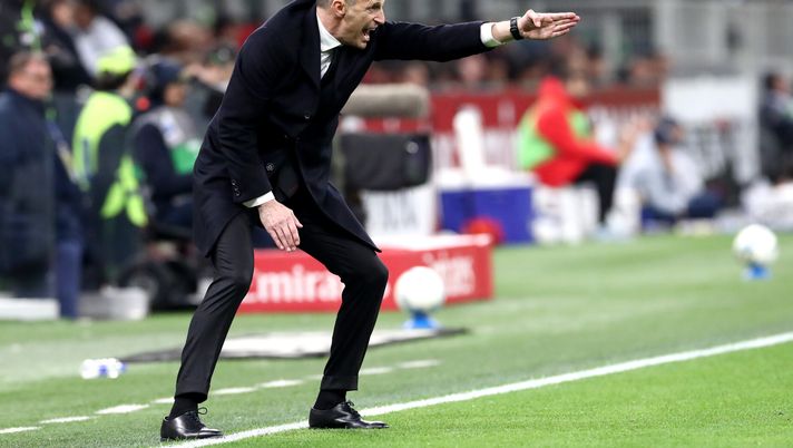 MILAN, ITALY - MARCH 21: Massimiliano Allegri, Head Coach of AC Milan, reacts during the Serie A match between AC Milan and Torino FC at Giuseppe Meazza Stadium on March 21, 2026 in Milan, Italy. (Photo by Marco Luzzani/Getty Images) Cuomo sicuro: “Il Milan giocherà senza Leao! Allegri farà male al Napoli così” - immagine 1