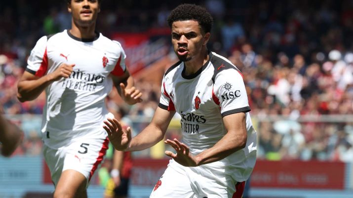 Zachary Athekame (difensore AC Milan), esulta per il suo gol in Genoa-Milan 1-2 (Serie A 2025-2026) | News (Credits foto: Getty Images) Zachary Athekame, difensore AC Milan, esulta per il suo gol in Genoa-Milan 1-2 di Serie A