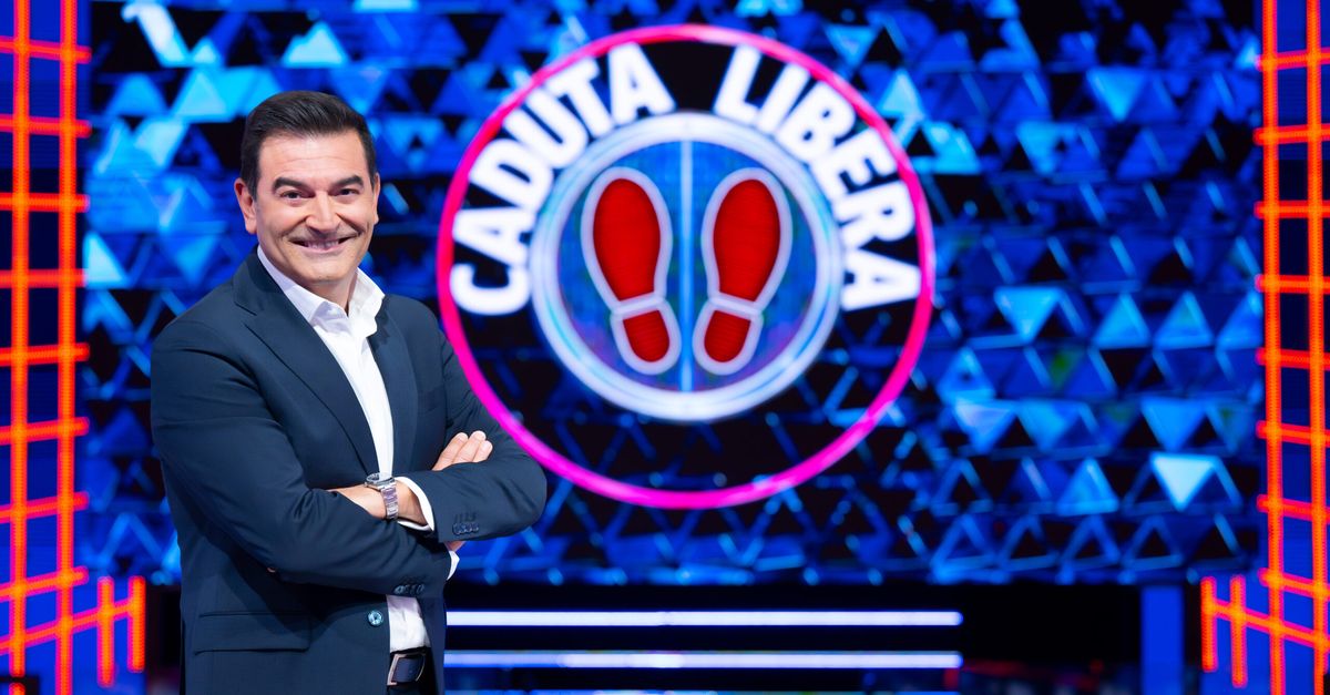 Canale 5, torna “Caduta Libera”. Al timone Max Giusti accompagnato da un ex di Amici Canale 5, torna “Caduta Libera”. Al timone Max Giusti accompagnato da un ex di Amici