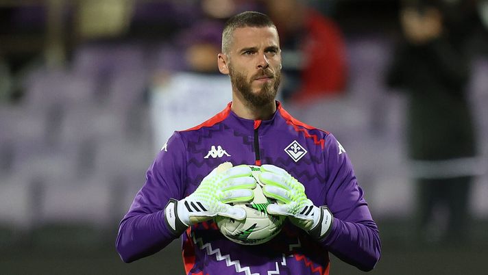 FLORENCE, ITALY - OCTOBER 3: David de Gea of ACF Fiorentina looks on during the UEFA Conference League 2024/25 League Phase MD1 match between ACF Fiorentina and The New Saints FC at on October 3, 2024 in Florence, Italy. (Photo by Gabriele Maltinti/Getty Images) Curiosità: De Gea da record anche al Fantacalcio - immagine 1