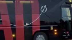 VIDEO Il Milan è arrivato a Napoli: l’accoglienza dei tifosi per i rossoneri