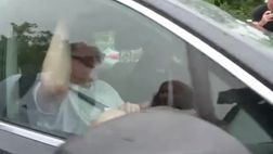 VIDEO / Baggio rientra a casa dopo essere stato ascoltato dai carabinieri