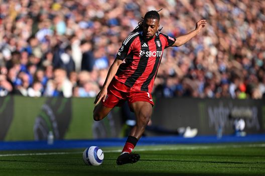 Brighton, Inghilterra - 8 marzo 2025: Alex Iwobi durante la partita contro il Brighton. (Foto di Mike Hewitt/Getty Images) Fulham, Alex Iwobi multato dopo la condivisione di contenuti vietati: il motivo- immagine 2