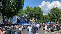 Lazio-Juventus, inizia il corteo dei tifosi biancocelesti da Ponte Milvio – VIDEO