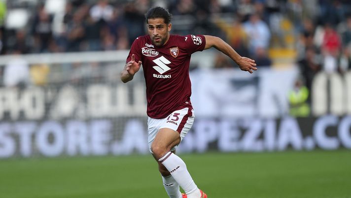 LA SPEZIA, ITALY - NOVEMBER 06: Ricardo Rodriguez of Torino FC in action during the Serie A match between Spezia Calcio v Torino FC at Stadio Alberto Picco on November 6, 2021 in La Spezia, Italy. (Photo by Gabriele Maltinti/Getty Images) Torino, buone notizie per Rodriguez: può accelerare verso il rientro - immagine 1