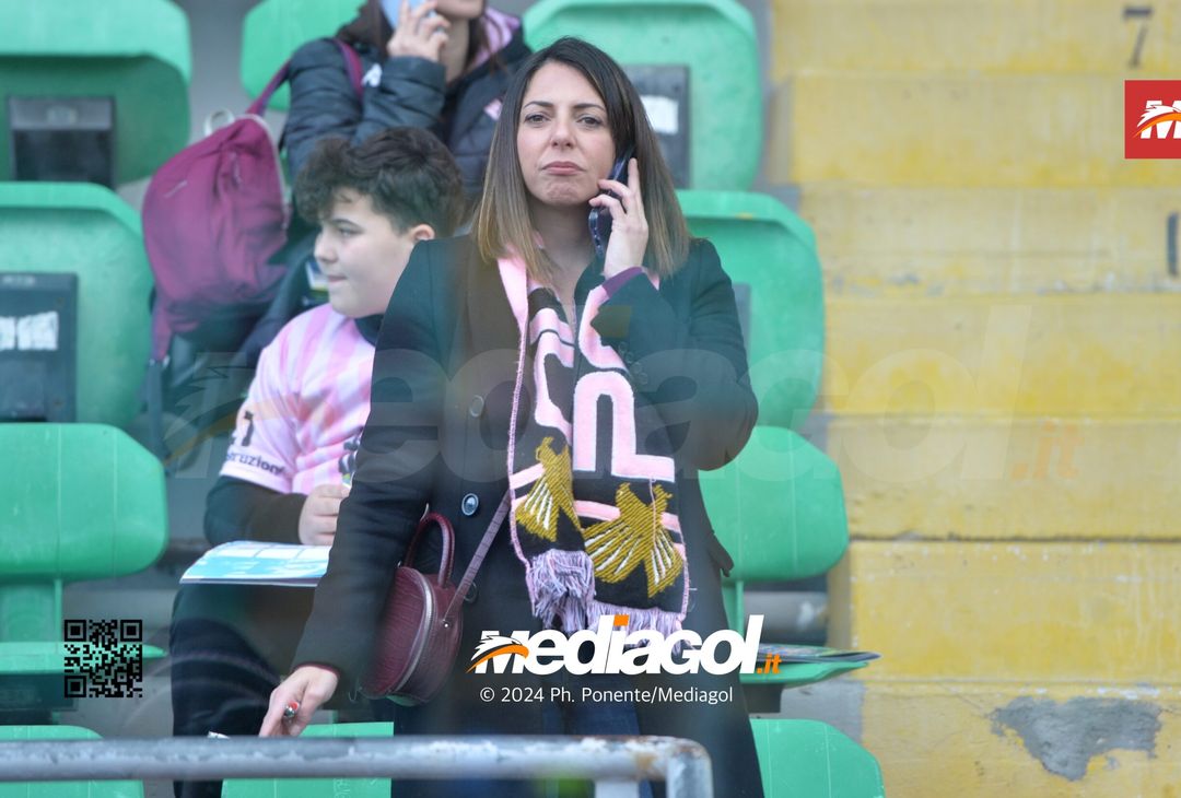 FOTOTIFO Palermo-Modena 4-2, gli scatti ai tifosi al “Renzo Barbera” (GALLERY) - immagine 13