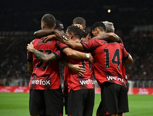 MILAN, ITALY - AUGUST 26: Christian Pulisic of AC Milan celebrates with team-mates after scoring the opening goal during the Serie A TIM match between AC Milan and Torino FC at Stadio Giuseppe Meazza on August 26, 2023 in Milan, Italy. (Photo by Claudio Villa/AC Milan via Getty Images)