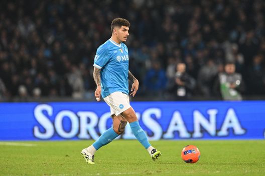 NAPLES, ITALY - DECEMBER 07: Giovanni Di Lorenzo in action during the Serie A match between SSC Napoli and Juventus FC at Stadio Diego Armando Maradona on December 07, 2025 in Naples, Italy. (Photo by SSC NAPOLI/SSC NAPOLI via Getty Images)