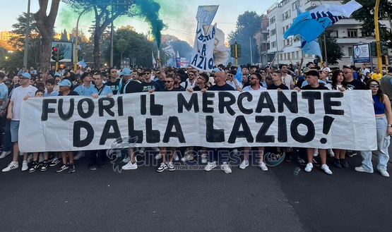 Lazio, oltre 10.000 tifosi in protesta! – RIVIVI LA DIRETTA - immagine 3