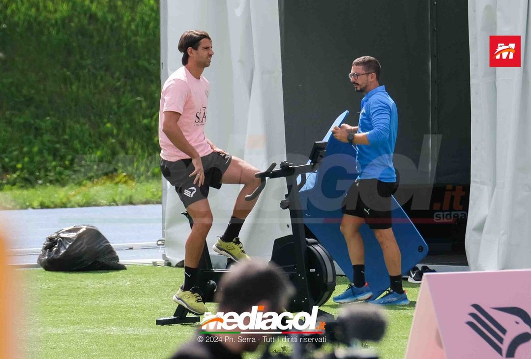 FOTO Ritiro Palermo, seduta mattutina al centro Aquagranda (GALLERY) - immagine 25