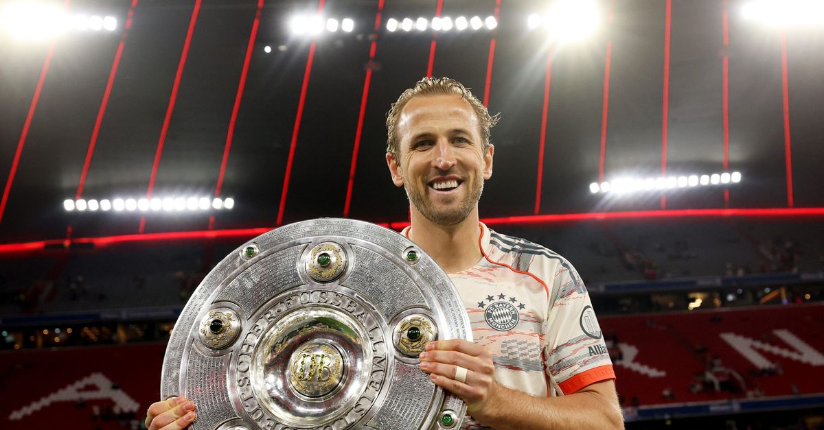 Bayern Monaco, Kane festeggia il primo trofeo in carriera: “Sensazione incredibile” Bayern Monaco, Kane festeggia il primo trofeo in carriera: “Sensazione incredibile”