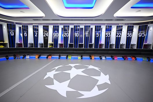 ISTANBUL, TURKEY - JUNE 10: A general view inside the locker room prior to the UEFA Champions League 2022/23 final match between FC Internazionale and Manchester City FC at Atatuerk Olympic Stadium on June 10, 2023 in Istanbul, Turkey. (Photo by Mattia Ozbot - Inter/Inter via Getty Images) Champions, ultima edizione a 32. Dal 2024 nuovo format: incassi aumentati del 30%- immagine 3