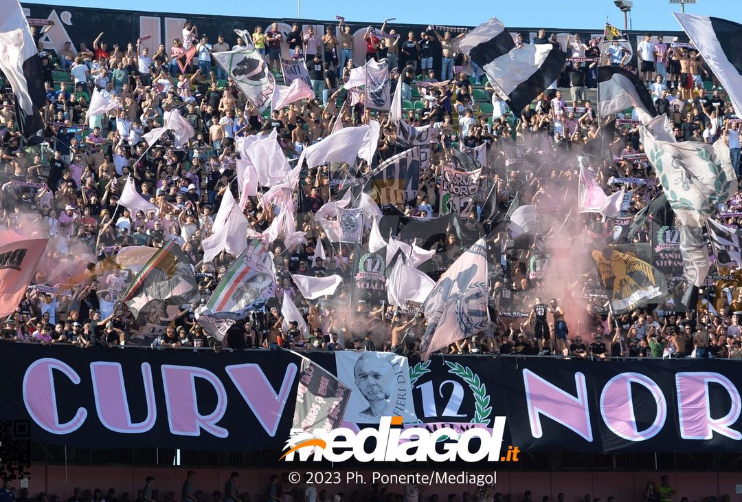FOTOTIFO Palermo-Sudtirol 2-1, gli scatti ai tifosi al “Renzo Barbera” (GALLERY) - immagine 8