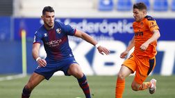 Clamoroso in Huesca-Deportivo: l’arbitro si dimentica i cartellini per i primi venti minuti di gioco