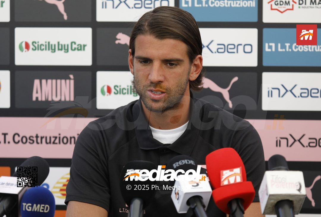 FOTO, Ceccaroni: sorrisi e promesse in conferenza stampa - immagine 19