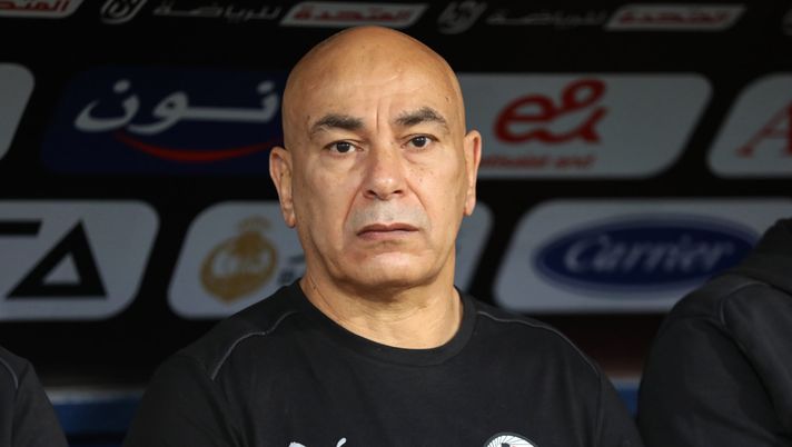 CAIRO, EGYPT - NOVEMBER 19: Hossam Hassan, the technical director of the Egyptian national team, during the Egypt vs Botswana Africa Cup of Nations qualification match on November 19, 2024 in Cairo, Egypt. (Photo by Ahmad Hasaballah/Getty Images) Egitto furioso dopo l’eliminazione: “Deve vincere Messi. Dio punisca il Mondiale” - immagine 1
