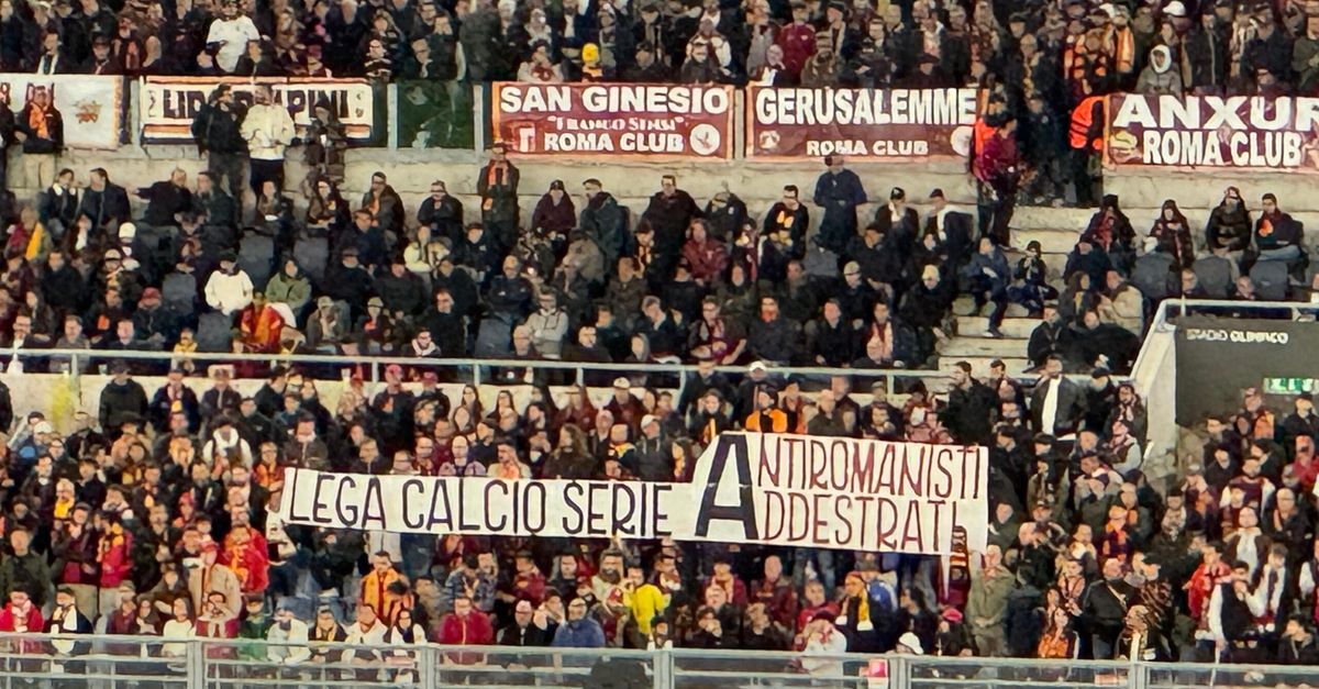 Roma Bayer Leverkusen Striscione Contro La Lega “antiromanisti Addestrati” 