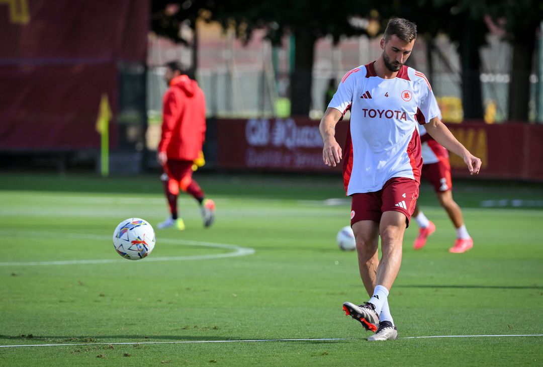 Trigoria, la rifinitura alla viglia della sfida contro il Monza – FOTO GALLERY - immagine 23
