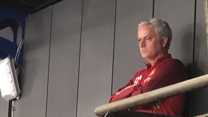 Roma-Servette, Mourinho segue la partita dalla tribuna stampa Roma-Servette, Mourinho segue la partita dalla tribuna stampa - immagine 1