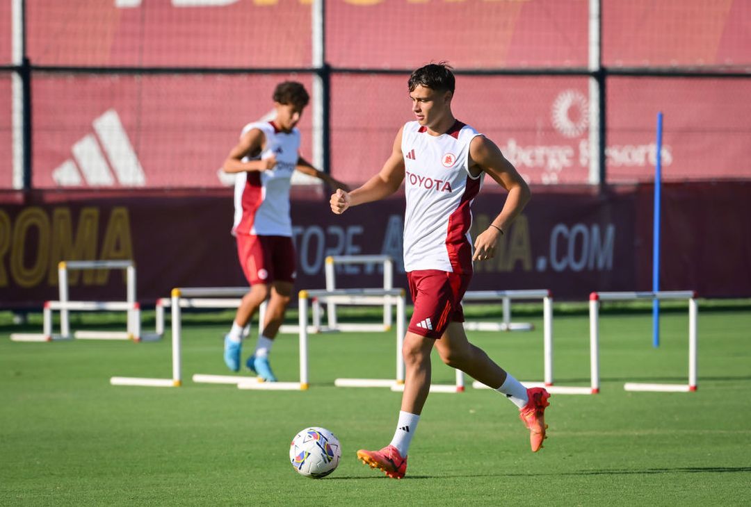 Trigoria, Dovbyk nel primo allenamento con i nuovi compagni – FOTO GALLERY - immagine 11