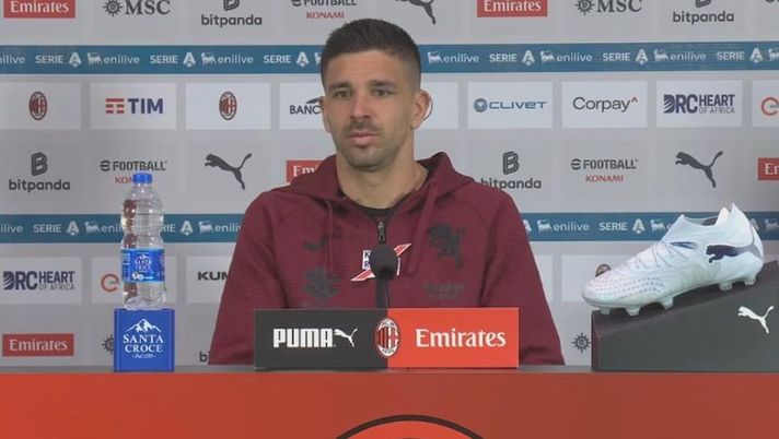 Screen conferenza Simeone: “Finita per lo scudetto? Si deve pensare ad un passo falso dell’Inter. Tutto può succedere” - immagine 1