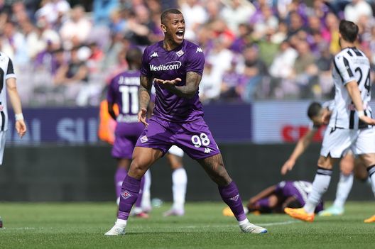 FLORENCE, ITALY - MAY 14: Igor Julio dos Santos de Paulo of ACF Fiorentina reacts during the Serie A match between ACF Fiorentina and Udinese Calcio at Stadio Artemio Franchi on May 14, 2023 in Florence, Italy. (Photo by Gabriele Maltinti/Getty Images) Ristrutturazione difensiva: Igor pronto a salutare, Martinez Quarta resta?- immagine 2