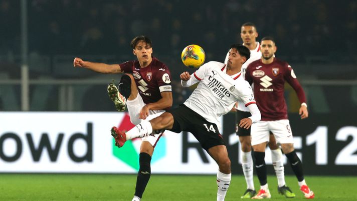 TURIN, ITALY - FEBRUARY 22: Samuele Ricci of Torino competes for the ball with Tijjani Reijnders of AC Milan during the Serie A match between Torino and AC Milan at Stadio Olimpico di Torino on February 22, 2025 in Turin, Italy. (Photo by Claudio Villa/AC Milan via Getty Images) milan-camarda-ricci-xhaka-calciomercato-aggiornamenti-oggi-moretto-fabrizio-romano-video-youtube-news-ultima-ora-2