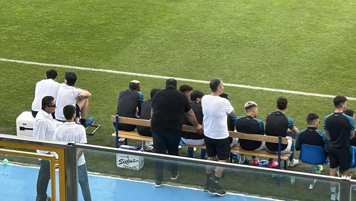 FOTO Osimhen assente per Napoli-Girona: sta assistendo al match da bordocampo - immagine 1