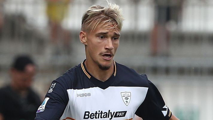 Il Lecce ritrova Almqvist: le ultime prove di formazione con Dorgu e Krstovic - immagine 1