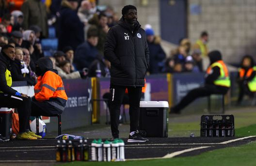 LONDRA, INGHILTERRA - 10 DICEMBRE: Kolo Toure, allenatore del Wigan Athletic. (Photo by Andrew Redington/Getty Images) Kolo Touré, da leader in campo a guida in panchina: sarà nello staff di Guardiola- immagine 2