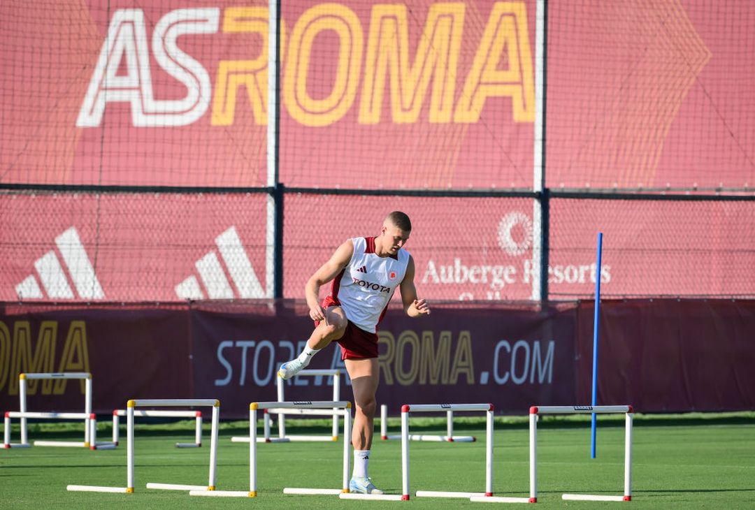Trigoria, Dovbyk nel primo allenamento con i nuovi compagni – FOTO GALLERY - immagine 7