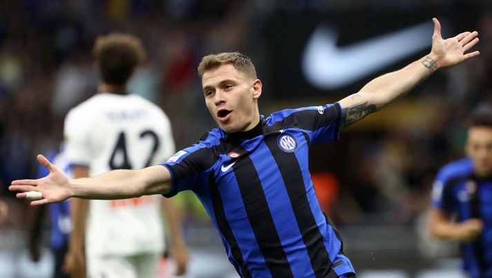 MILAN, ITALY - MAY 27: Nicolo Barella of FC Internazionale celebrates after scoring the team's second goal during the Serie A match between FC Internazionale and Atalanta BC at Stadio Giuseppe Meazza on May 27, 2023 in Milan, Italy. (Photo by Marco Luzzani/Getty Images) Barella: “Gol, assist, ma l’Inter viene prima di tutto. Frattesi? Sono sicuro che…” - immagine 1